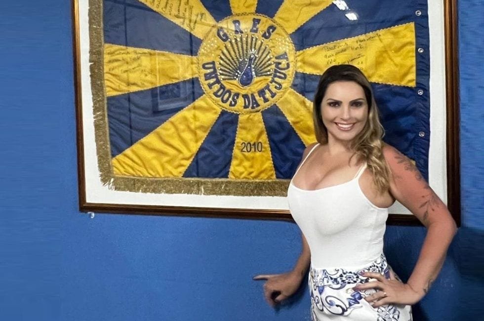 Viviane Mairink é destaque no Carnaval do Rio de Janeiro pela primeira vez Viviane Mairink é destaque no Carnaval do Rio de Janeiro pela primeira vez