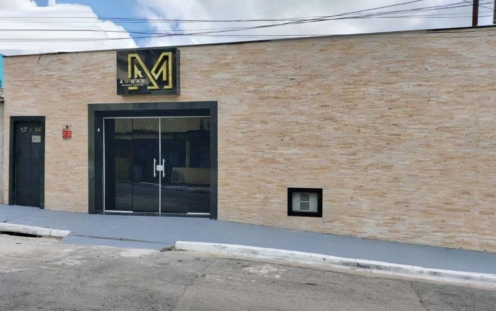 Âmbar lidera vendas de granitos e mármores em SP Âmbar lidera vendas de granitos e mármores em SP