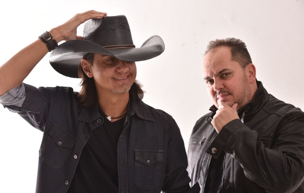 Emílio e Eduardo assinam com a Mega Produções Artísticas