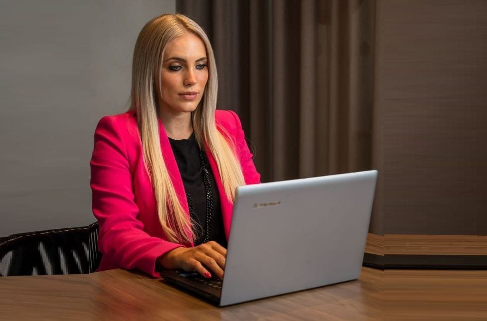 Nathalia Zalaf Co-Founder da Tag Agency Group fala sobre a importância da imagem nas venda online através do tráfego pago Nathalia Zalaf Co-Founder da Tag Agency Group fala sobre a importância da imagem nas venda online através do tráfego pago