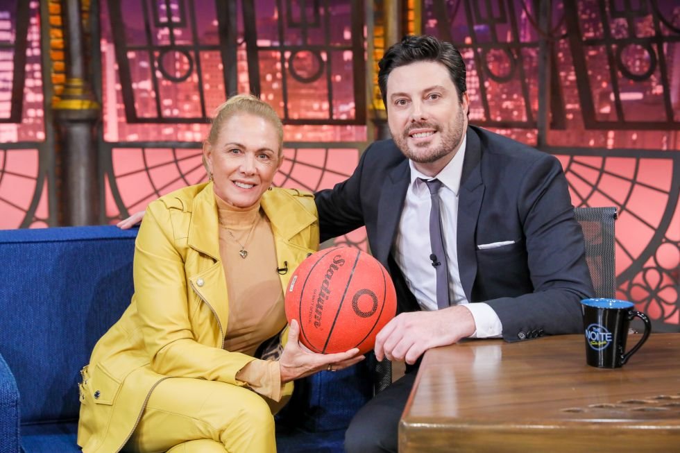 Hortência recorda no The Noite a rivalidade com Paula no basquete Hortência recorda no The Noite a rivalidade com Paula no basquete