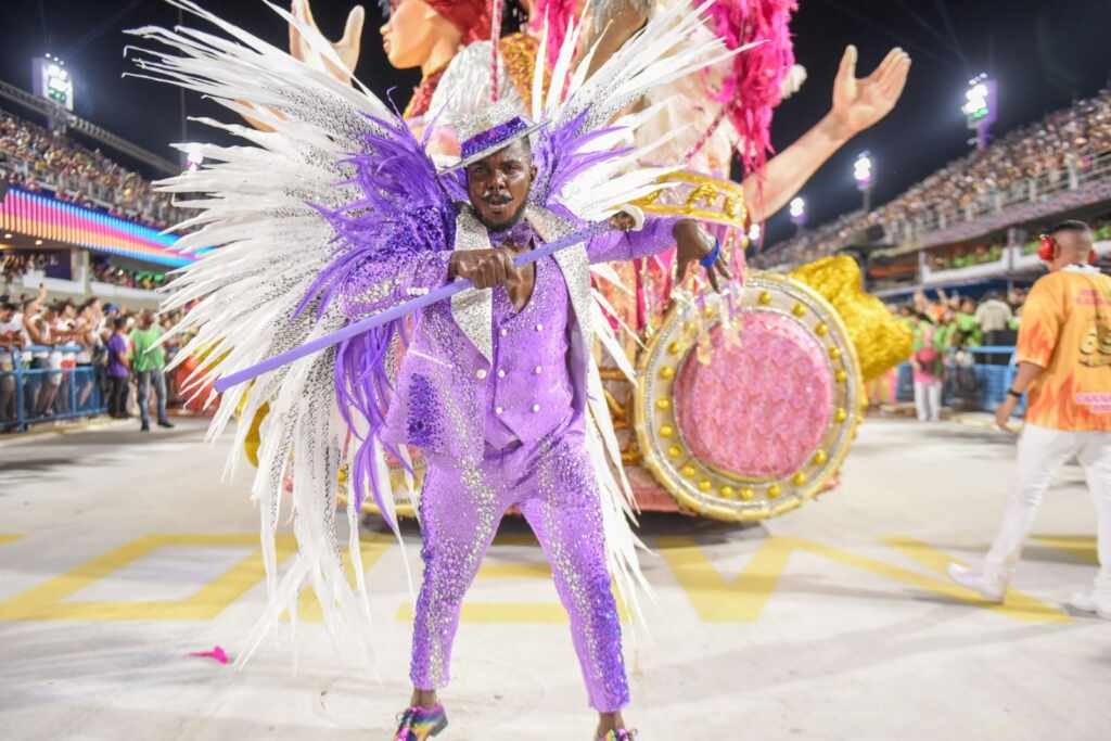 Wallace Guedes será rei de bateria da Raio de Sol, no carnaval de Belo Horizonte Wallace Guedes será rei de bateria da Raio de Sol, no carnaval de Belo Horizonte