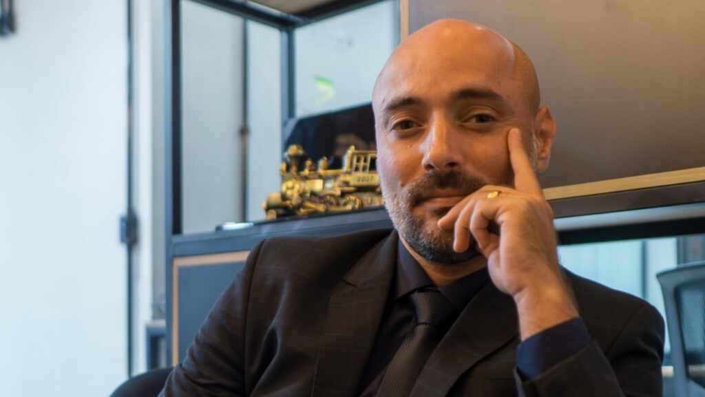 De lavador de carro a Sócio fundador do Grupo Conecta Seguros De lavador de carro a Sócio fundador do Grupo Conecta Seguros