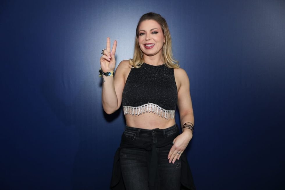Sheila Mello passa por cirurgia em conceituada clínica em SP e mostra o antes e depois Sheila Mello passa por cirurgia em conceituada clínica em SP e mostra o antes e depois