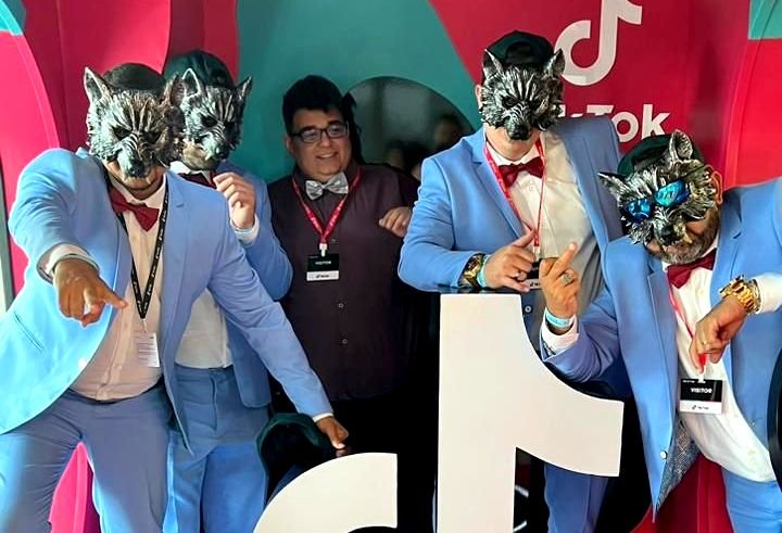 Agência Lobos brilha como apoiadora na Festa de Aniversário de Simone Susinna no Sphera Agência Lobos brilha como apoiadora na Festa de Aniversário de Simone Susinna no Sphera