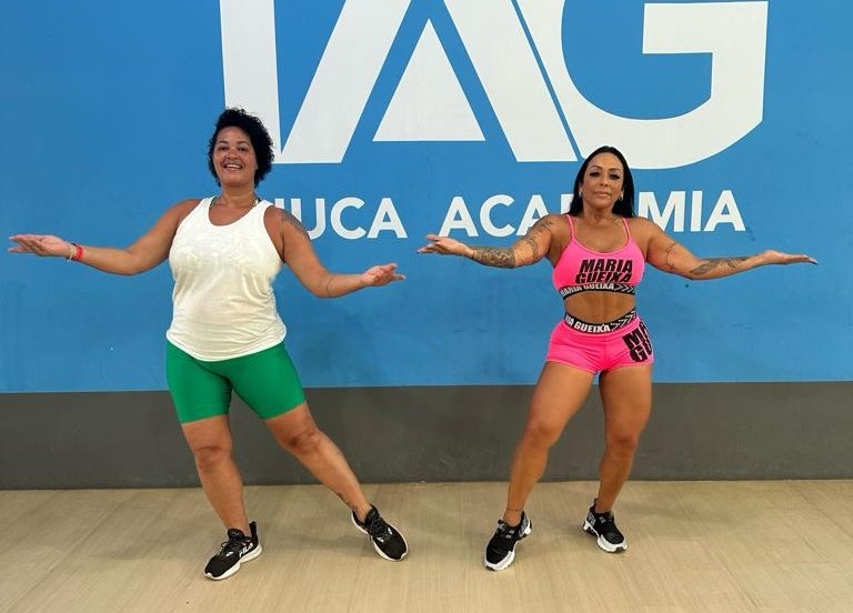 Rainha de bateria do Parque Acari intensifica aulas de samba para estreia na Sapucaí Rainha de bateria do Parque Acari intensifica aulas de samba para estreia na Sapucaí