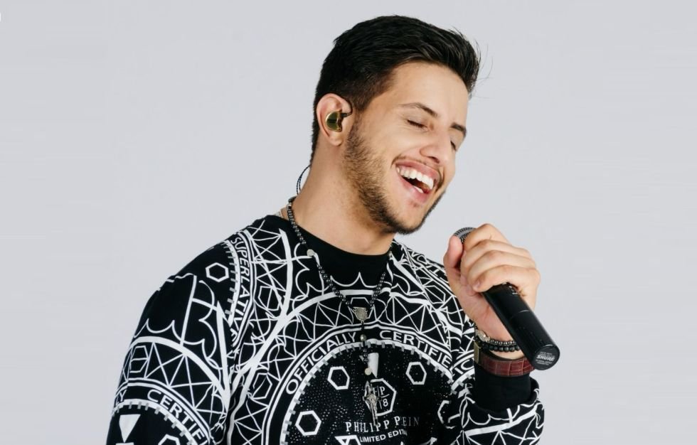 Douglas Junior, a grande promessa do Sertanejo, lança seu primeiro DVD em Rio Claro Douglas Junior, a grande promessa do Sertanejo, lança seu primeiro DVD em Rio Claro