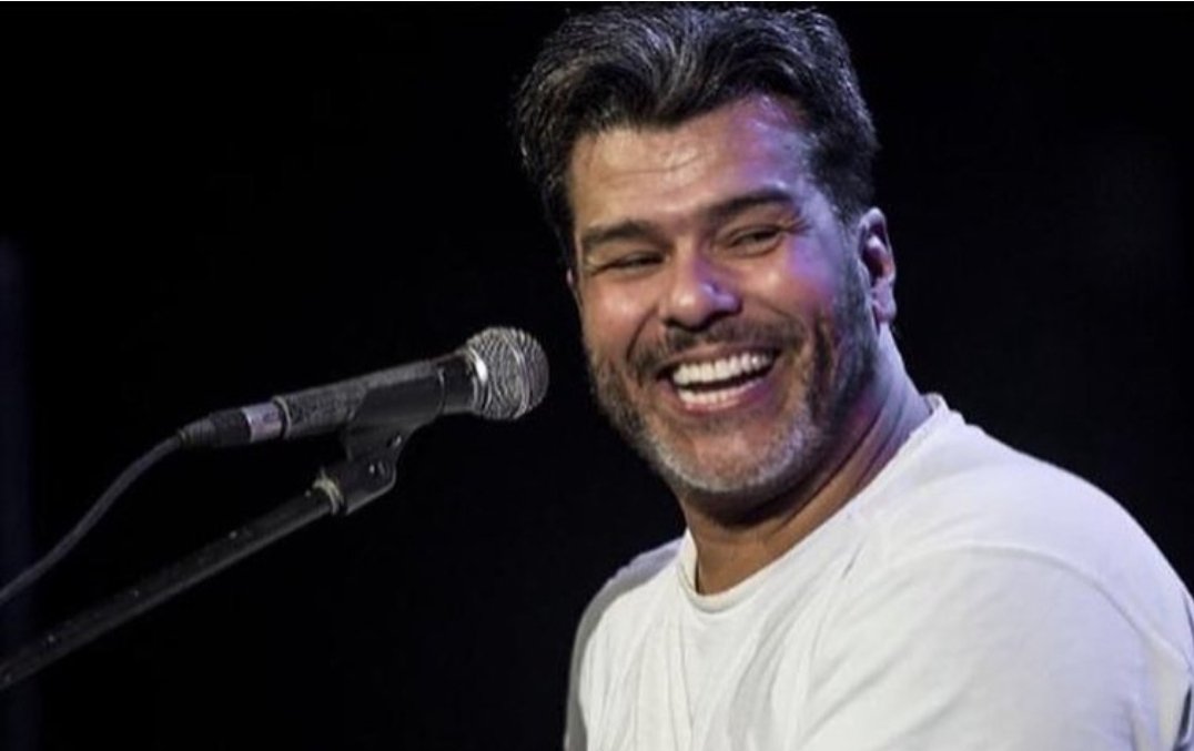 Primeiro dia dos mini desfiles na cidade do samba marcam público no RJ