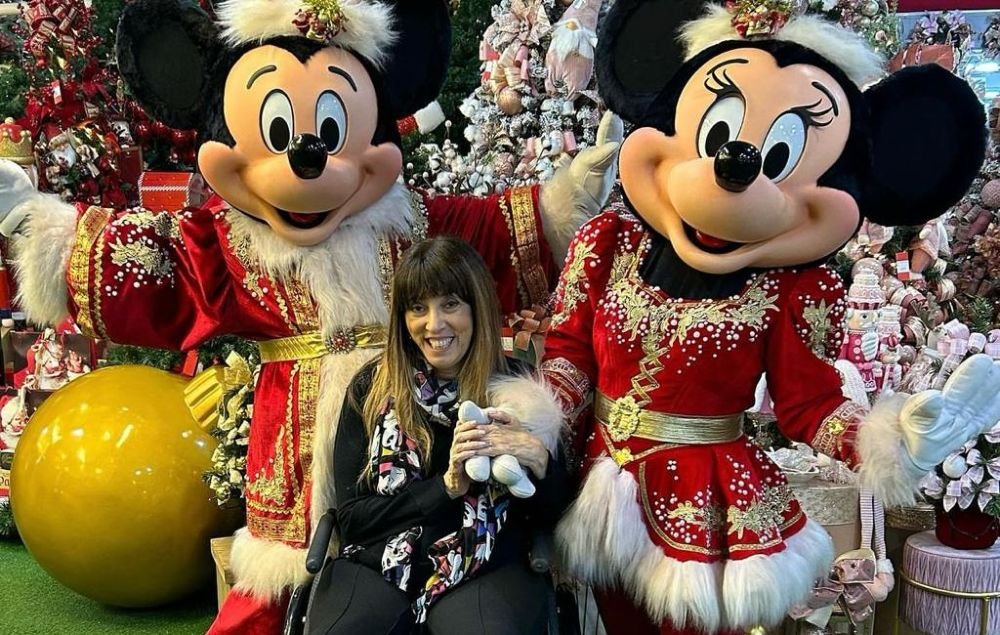 Mais um ano a empresária Lays Reze proporciona a magia do Natal com as lojas Empório do Papai Noel Mais um ano a empresária Lays Reze proporciona a magia do Natal com as lojas Empório do Papai Noel