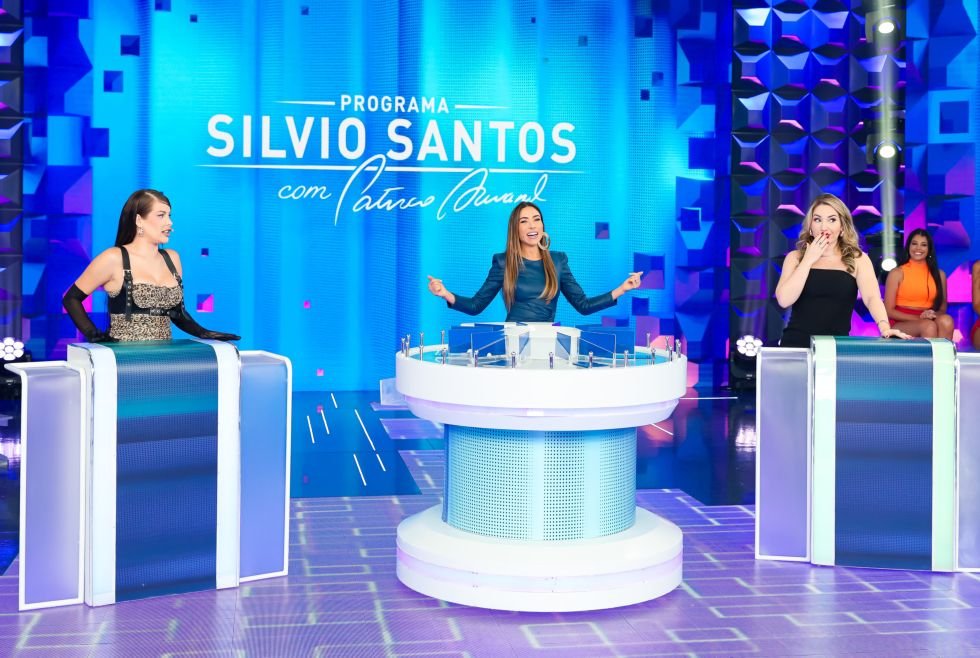Amanda Meirelles e Jaqueline Grohalski, juntas no Programa Silvio Santos Amanda Meirelles e Jaqueline Grohalski, juntas no Programa Silvio Santos