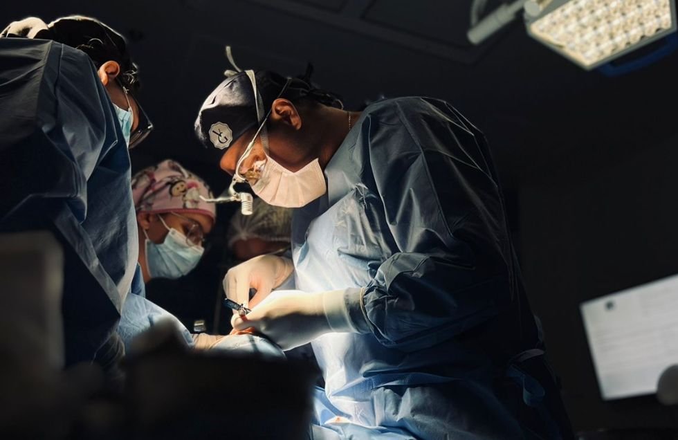 Dr. Victor Gebrim especialista em Rinoplastia fala sobre o procedimento facial em Adolescentes Dr. Victor Gebrim especialista em Rinoplastia fala sobre o procedimento facial em Adolescentes