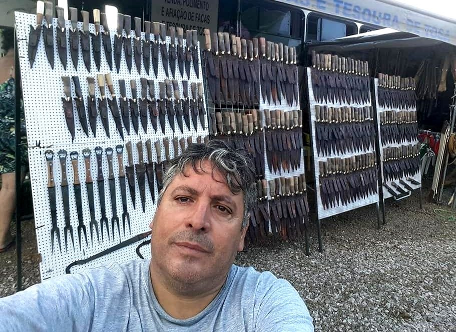 Crescente busca por facas artesanais faz movimentar mercado entre artesãos Crescente busca por facas artesanais faz movimentar mercado entre artesãos