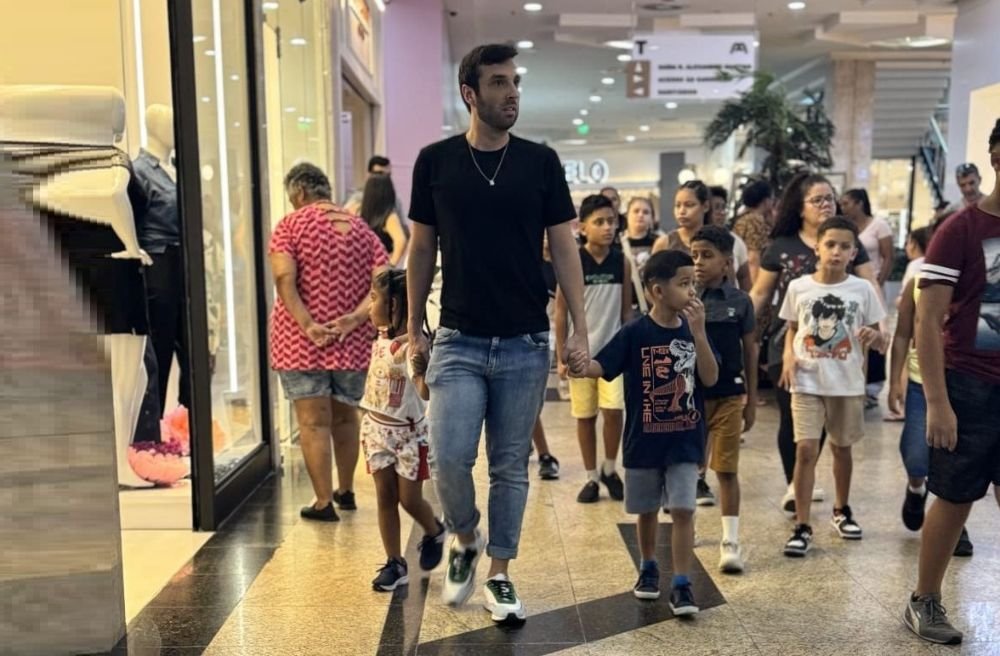 Paulo Bonavides, o dentista das crianças, promove tarde de lazer para pequenos de orfanato Paulo Bonavides, o dentista das crianças, promove tarde de lazer para pequenos de orfanato