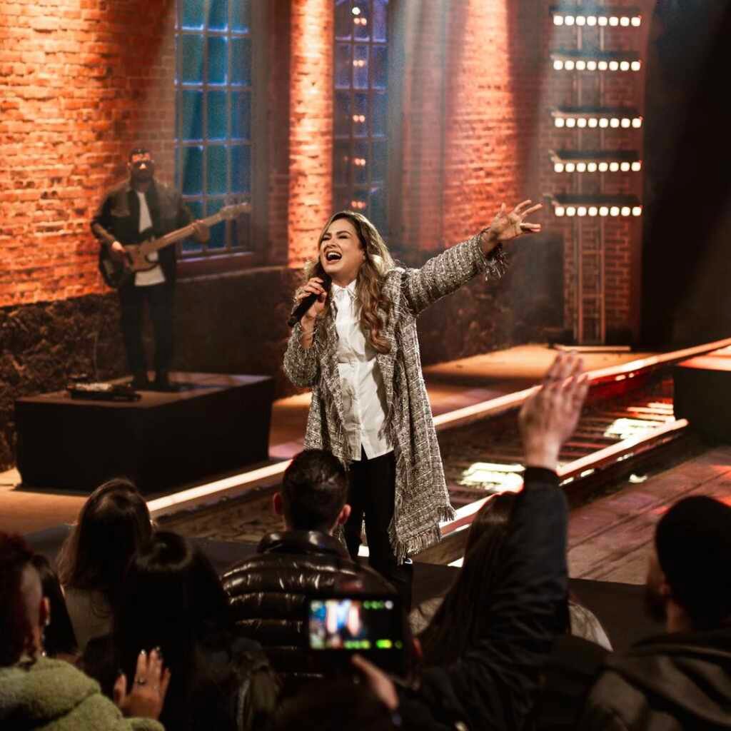 Em seu novo single, Bruna Olly traz mensagem de esperança para quem vive dias difíceis Em seu novo single, Bruna Olly traz mensagem de esperança para quem vive dias difíceis