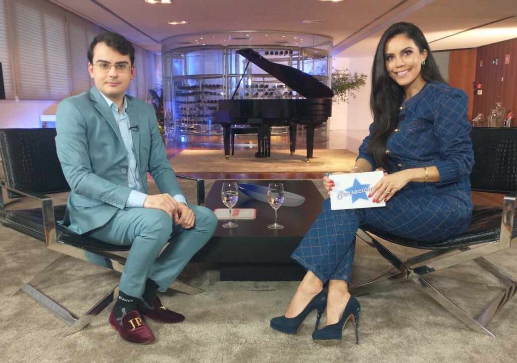 Dudu Camargo revela planos pessoais em entrevista ao programa “Sensacional” Dudu Camargo revela planos pessoais em entrevista ao programa "Sensacional"