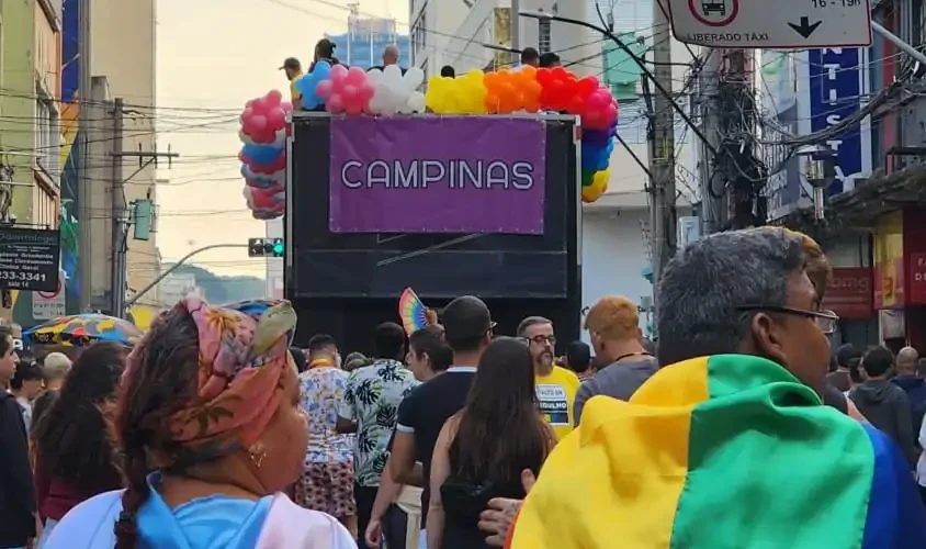 24ª Parada do Orgulho LGBT de Campinas lota o centro da cidade 24ª Parada do Orgulho LGBT de Campinas lota o centro da cidade