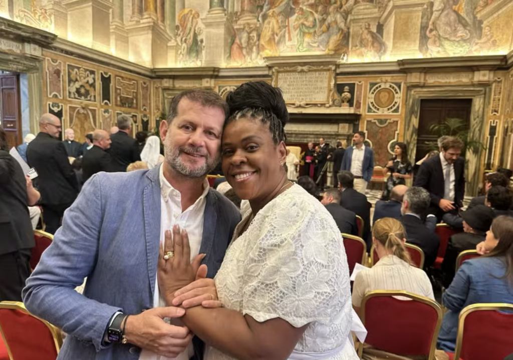 Cacau Protásio descreve encontro com Papa Francisco: ‘Não paro de chorar, achei que ia infartar’ Cacau Protásio descreve encontro com Papa Francisco: 'Não paro de chorar, achei que ia infartar'