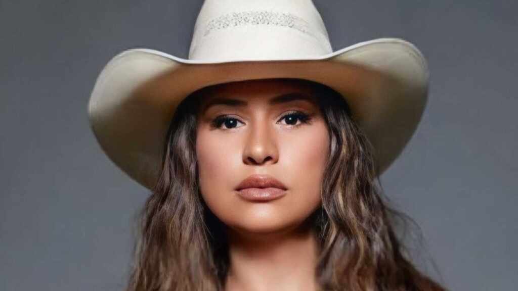 Simone Mendes estreia turnê “Cantando Sua História” nas maiores festas de São João do país Filha de Simone Mendes encanta com fofura ao aparecer na praia