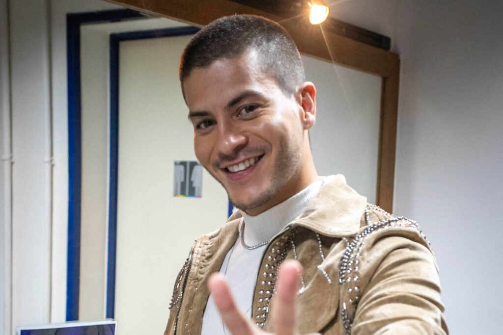 Arthur Aguiar acusa influencer de fake news e avisa: ‘É crime e ela vai responder na Justiça’ Arthur Aguiar acusa influencer de fake news e avisa: 'É crime e ela vai responder na Justiça'