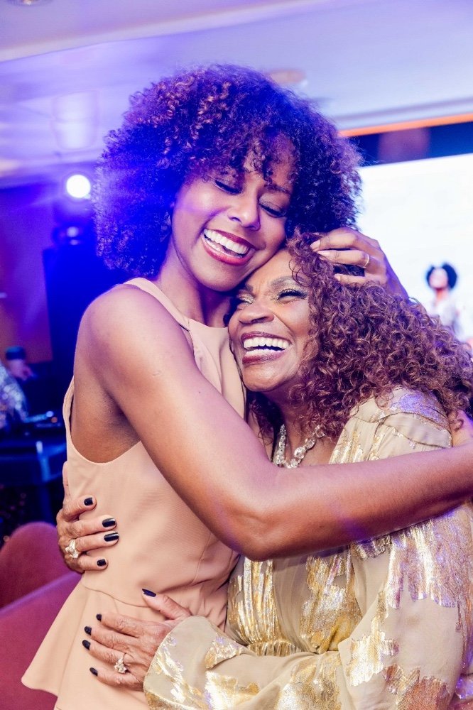 Zezé Motta celebra 80 anos com grande Festa no Emiliano Hotel