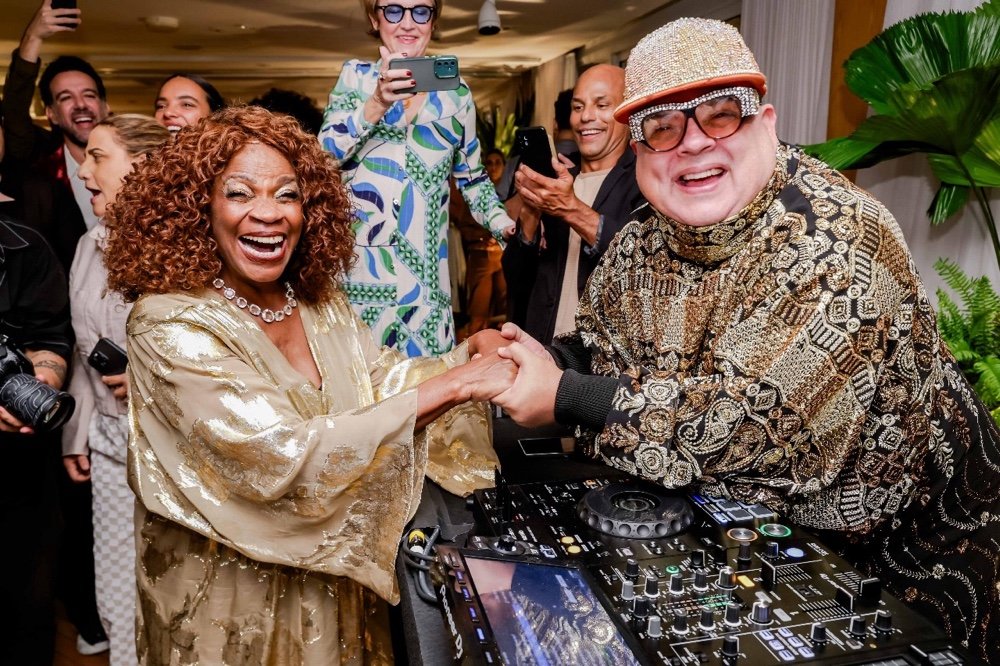 Zezé Motta celebra 80 anos com grande Festa no Emiliano Hotel