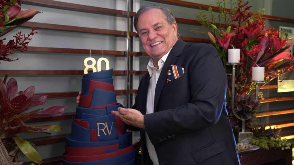 Em noite de festa, Ronnie Von celebra 80 anos e anuncia novo Programa na RedeTV!