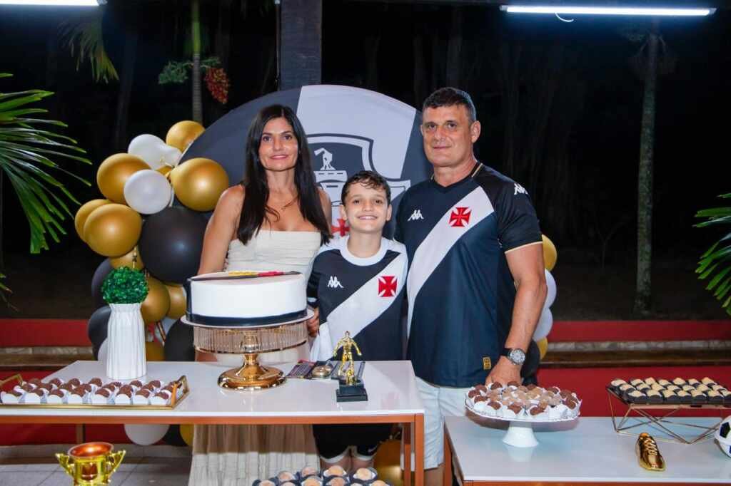 Miguel Galhardo celebra 13º Aniversário com festa temática do Vasco; veja! Miguel Galhardo celebra 13º Aniversário com festa temática do Vasco; veja!