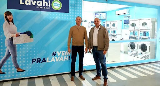 Lavah Lavanderias e a Revolução das Lavanderias de Autoatendimento no Brasil: Um Novo Estilo de Vida Urbano Lavah Lavanderias e a Revolução das Lavanderias de Autoatendimento no Brasil: Um Novo Estilo de Vida Urbano