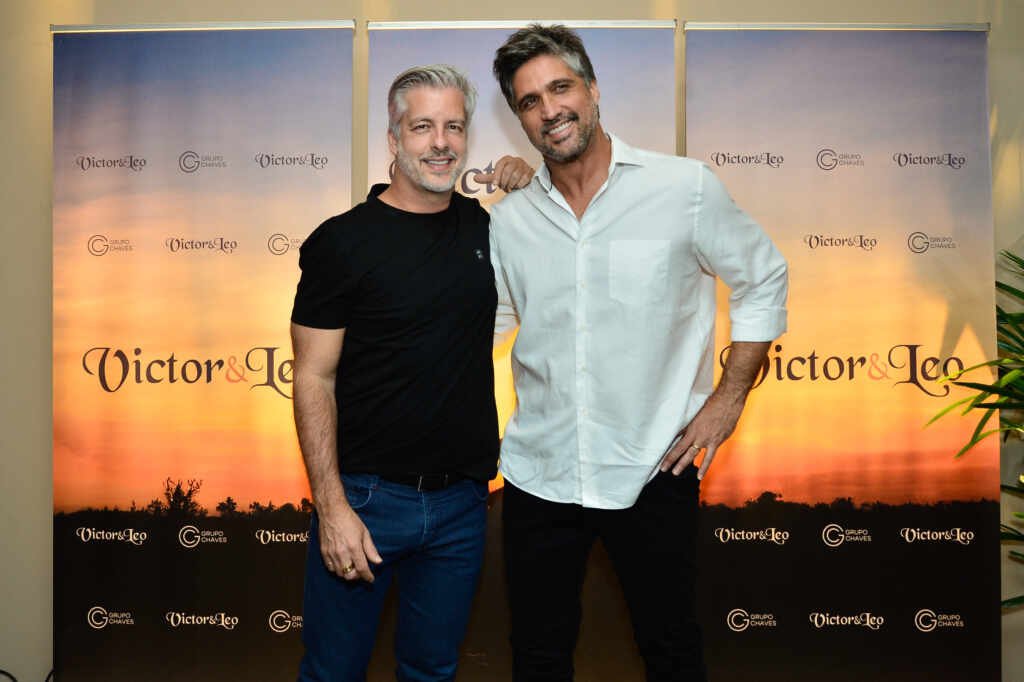 Victor & Leo emocionam fãs em retorno triunfal aos palcos na Peão de Boiadeiro de Barretos Victor & Leo emocionam fãs em retorno triunfal aos palcos na Peão de Boiadeiro de Barretos