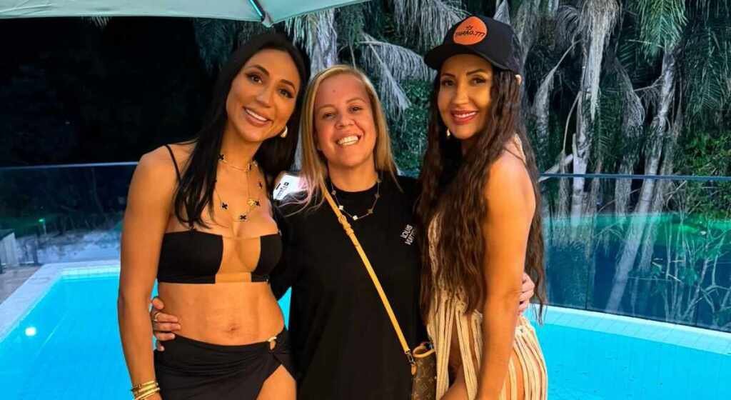 DJ Carol Favaro curte férias no Brasil com as irmãs Bezerra; veja! DJ Carol Favaro curte férias no Brasil com as irmãs Bezerra; veja!