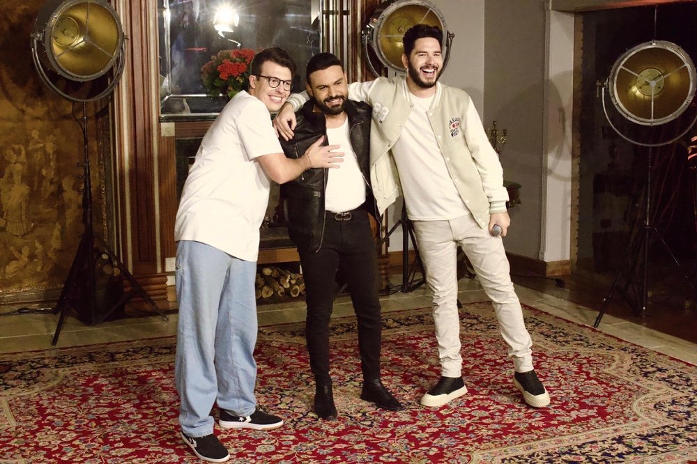 Anderson e Matheus inovam com colaborações em novos videoclipes com Thullio Milionário Anderson e Matheus inovam com colaborações em novos videoclipes com Thullio Milionário