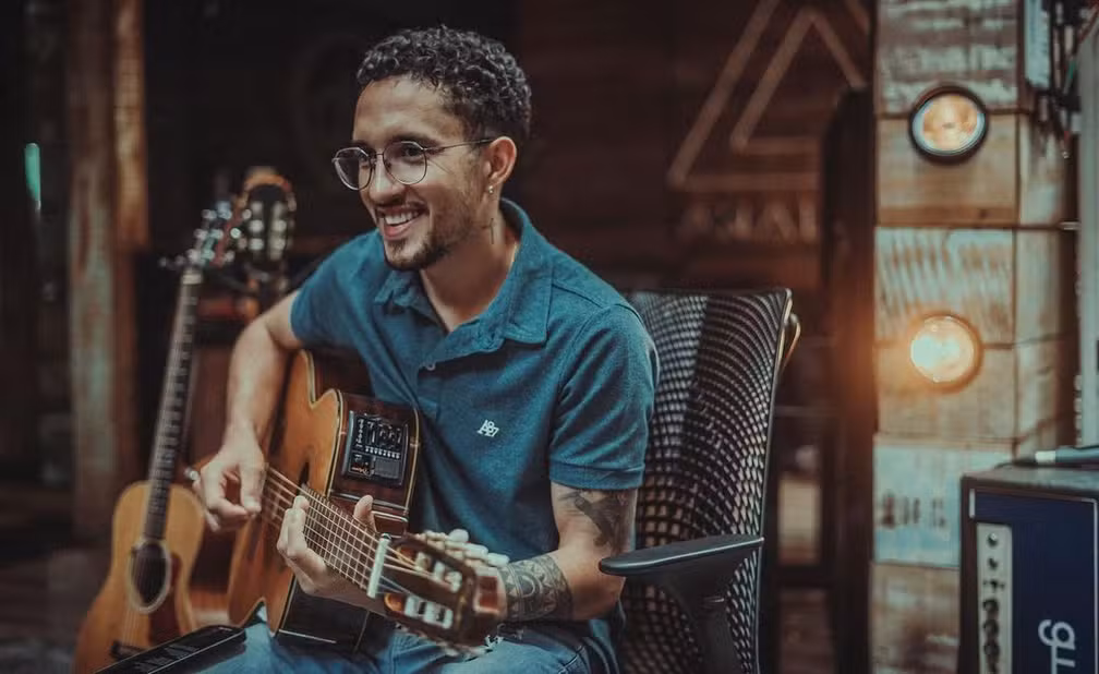 “Fiquei fã”: Zezé Di Camargo, Gusttavo Lima e Edson reagem a fala de Grelo Saiba quem é Grelo, o cantor mais ouvido do País e com mais de 500 composições
