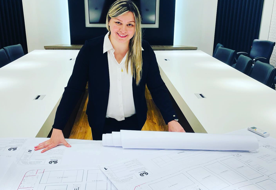 Paola Doldán: Liderança Feminina e Inovação no Comércio de Fronteira Paola Doldán: Liderança Feminina e Inovação no Comércio de Fronteira