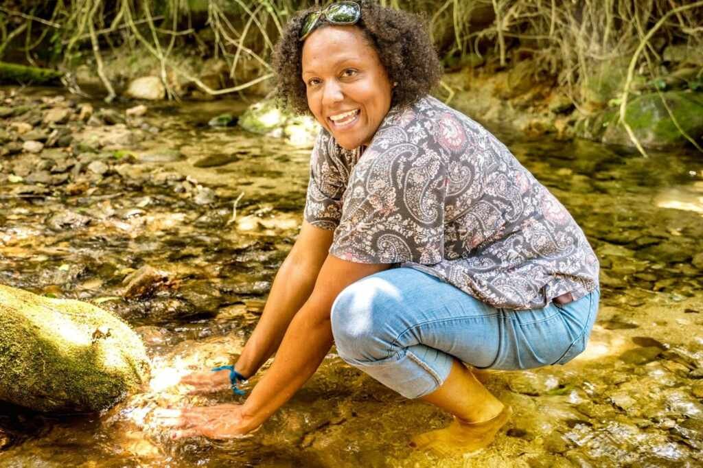 Professora Lucélia, candidata a vereadora em Bertioga, luta pela defesa do meio ambiente