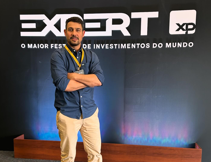 Alex Micheloni Eiras: De engenheiro agrônomo a assessor de investimentos de sucesso Alex Micheloni Eiras: De engenheiro agrônomo a assessor de investimentos de sucesso