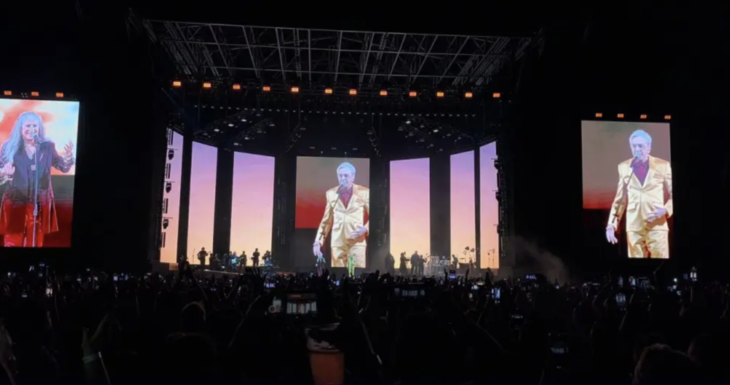 Caetano Veloso e Maria Bethânia emocionam 60 mil fãs em Belo Horizonte com show inesquecível Caetano Veloso e Maria Bethânia emocionam 60 mil fãs em Belo Horizonte com show inesquecível