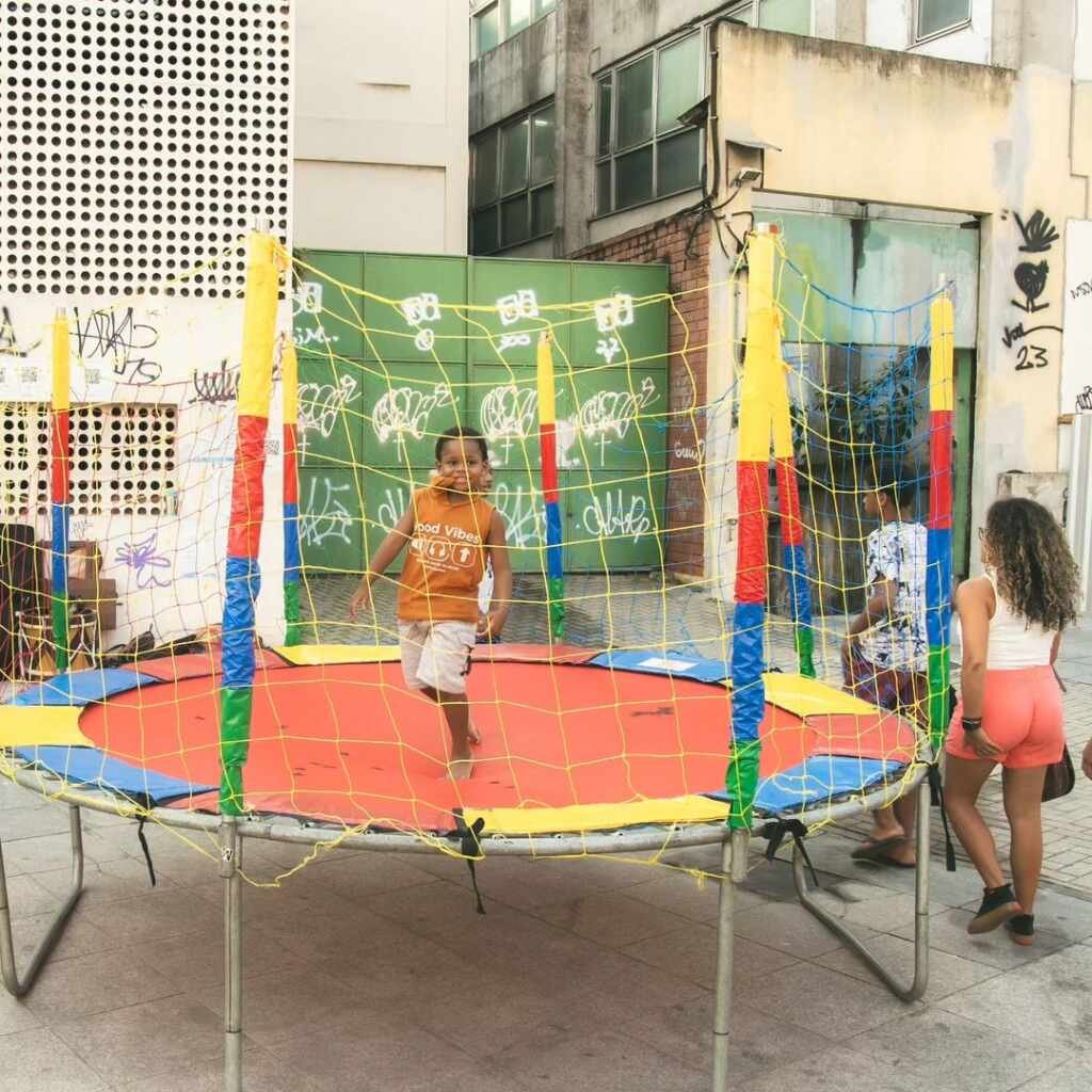 Tambor no Valongo celebra Dia de Cosme e Damião com homenagem especial às crianças Tambor no Valongo celebra Dia de Cosme e Damião com homenagem especial às crianças