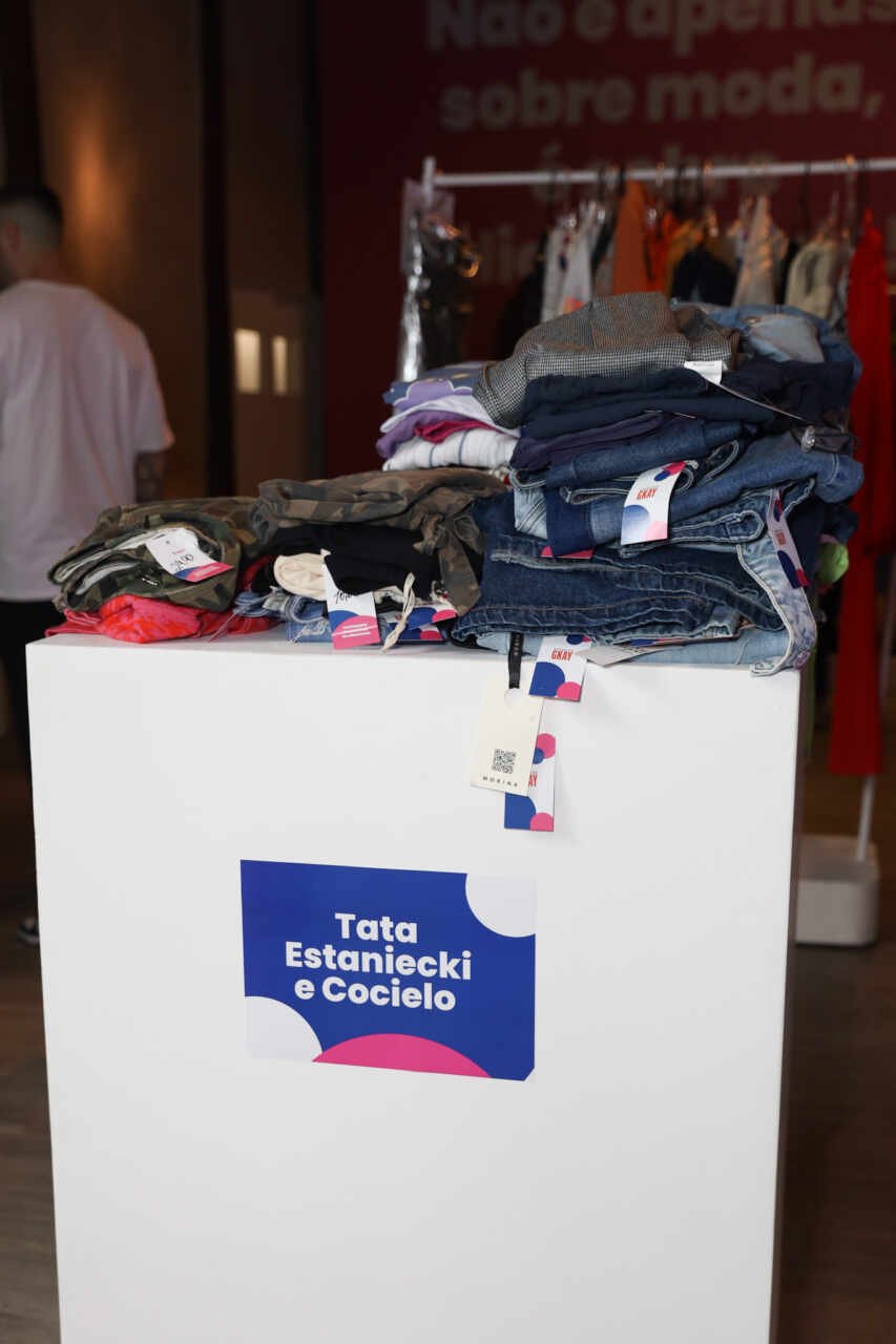 Bazar Beneficente da Gkay atrai fãs e arrecada fundos para instituições de caridade 31 Bazar Beneficente da Gkay atrai fãs e arrecada fundos para instituições de caridade
