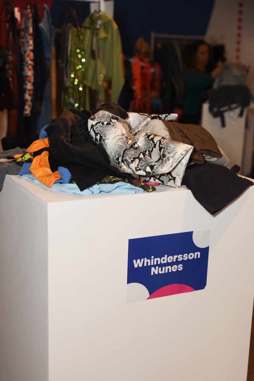Bazar Beneficente da Gkay atrai fãs e arrecada fundos para instituições de caridade 32 Bazar Beneficente da Gkay atrai fãs e arrecada fundos para instituições de caridade