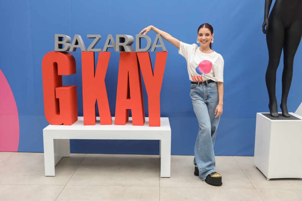 Bazar Beneficente da Gkay atrai fãs e arrecada fundos para instituições de caridade Bazar Beneficente da Gkay atrai fãs e arrecada fundos para instituições de caridade