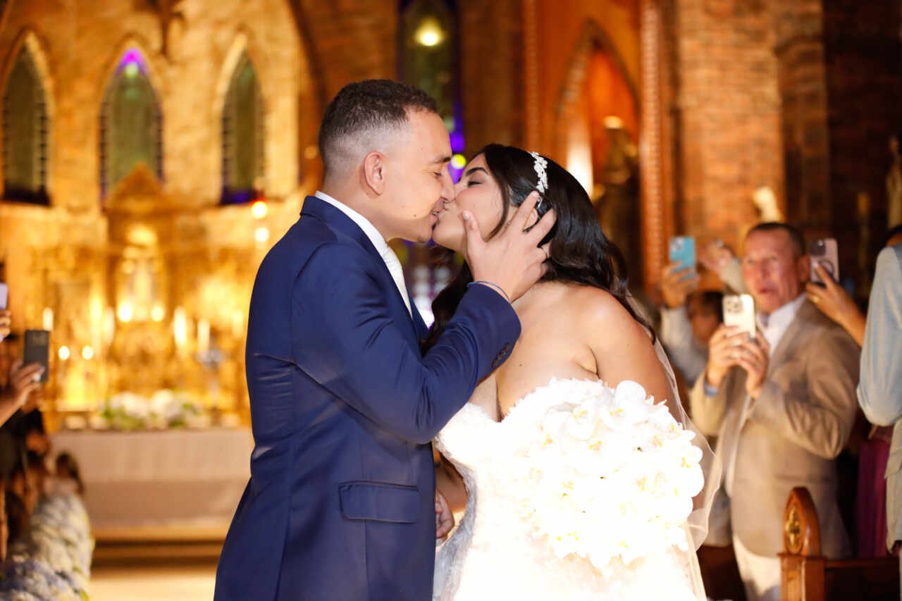 João Gomes e Ary Mirelle trocam alianças em casamento íntimo nesta segunda (21) em Recife 24 João Gomes e Ary Mirelle trocam alianças em casamento íntimo nesta segunda (21) em Recife