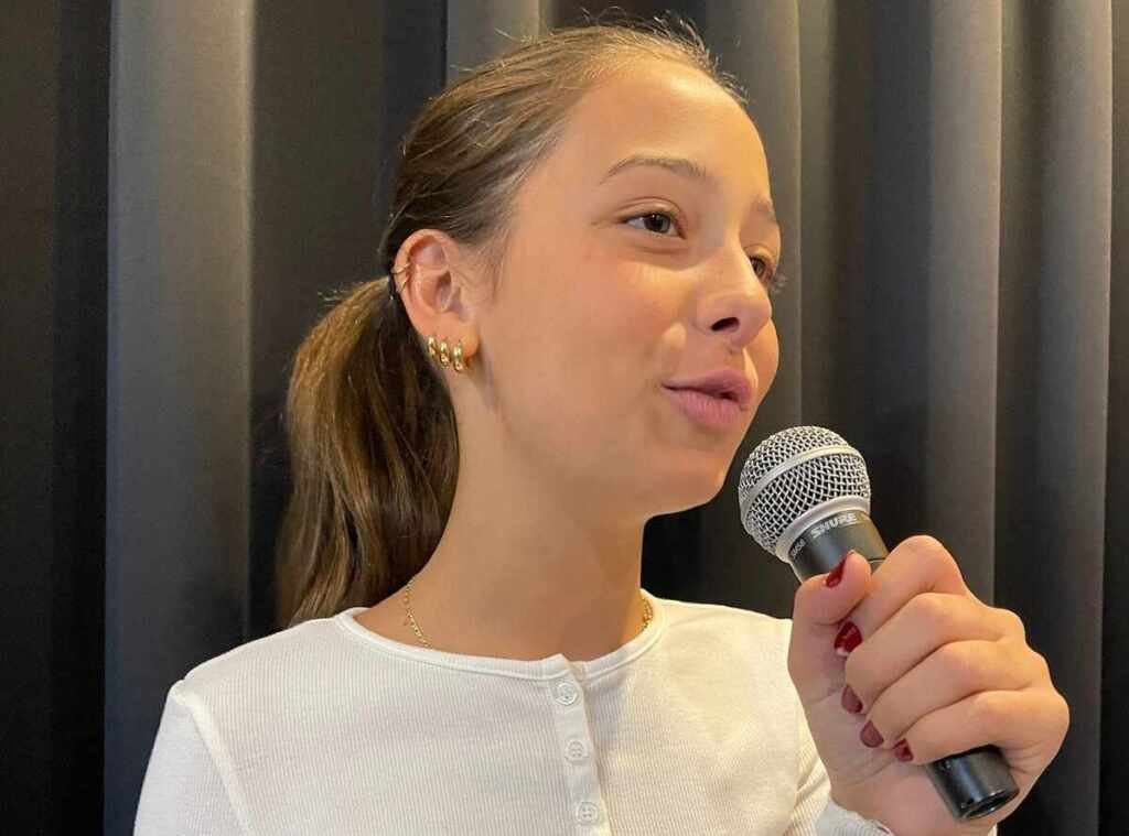 Fernanda Retes: Conectando redes, palcos e músicas com talento e versatilidade Fernanda Retes: Conectando redes, palcos e músicas com talento e versatilidade