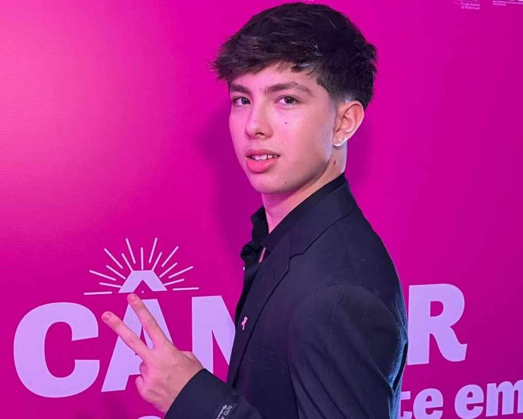 Gabriel Palhares brilha na pré-estreia de "Câncer com Ascendente em Virgem", no Rio