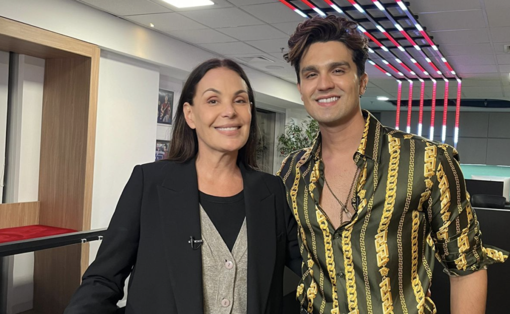 Luan Santana recebe Carolina Ferraz no seu escritório em Alphaville Luan Santana recebe Carolina Ferraz no seu escritório em Alphaville