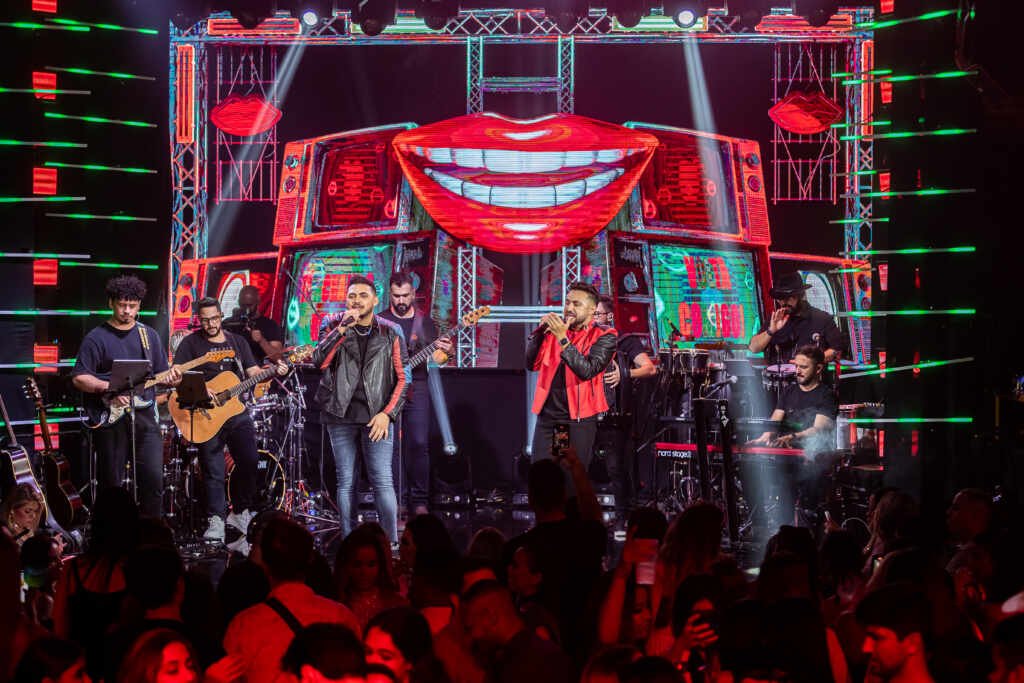 Thiago e Samuel lançam DVD completo de “Ao Vivo em São Paulo Thiago e Samuel lançam DVD completo de “Ao Vivo em São Paulo