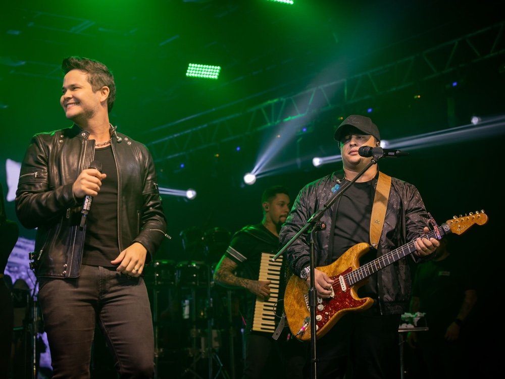 Matheus & Kauan lotam Villa Country em São Paulo, com show inesquecível com participações Desanexadas