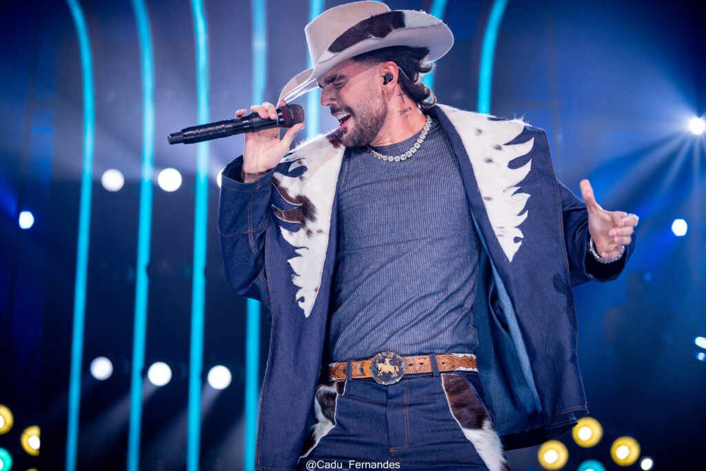 Luan Pereira lança primeiro EP do DVD Esotérico, gravado de surpresa em Londrina Luan Pereira lança primeiro EP do DVD Esotérico, gravado de surpresa em Londrina