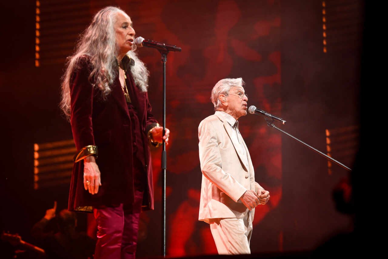 Caetano Veloso e Maria Bethânia emocionam São Paulo com show histórico no Allianz Parque 27 Desanexadas
