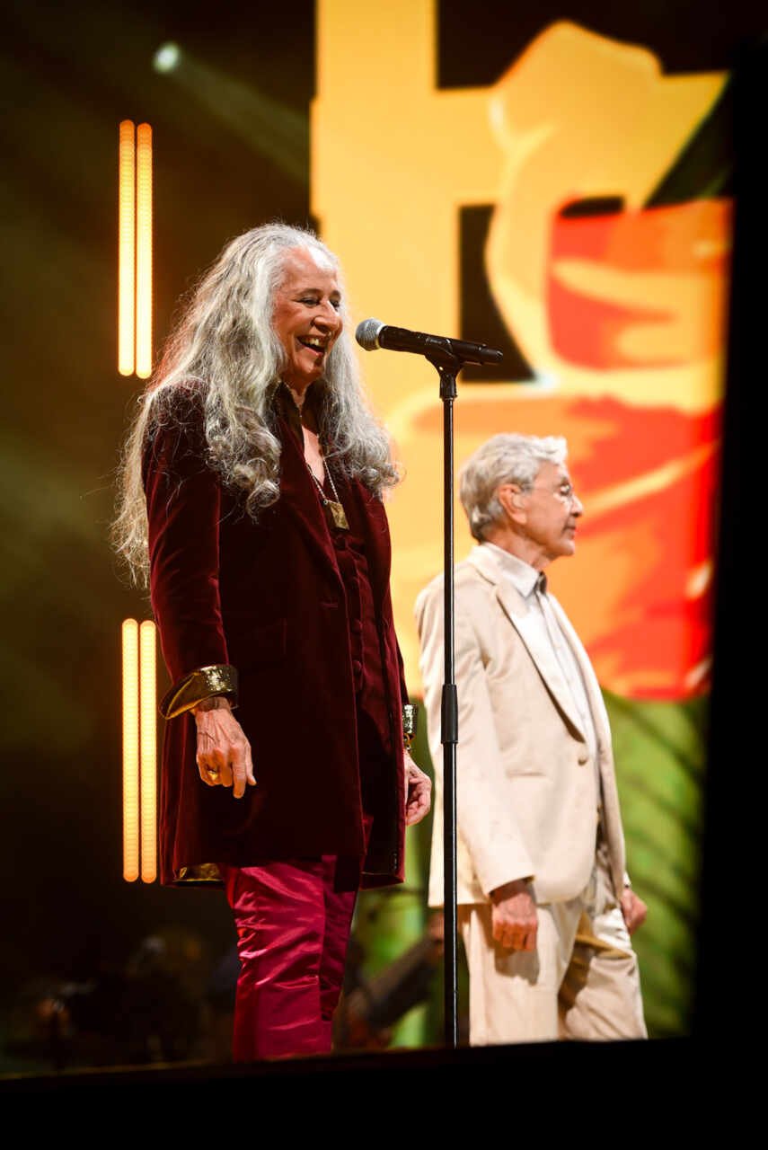 Caetano Veloso e Maria Bethânia emocionam São Paulo com show histórico no Allianz Parque 25 Desanexadas