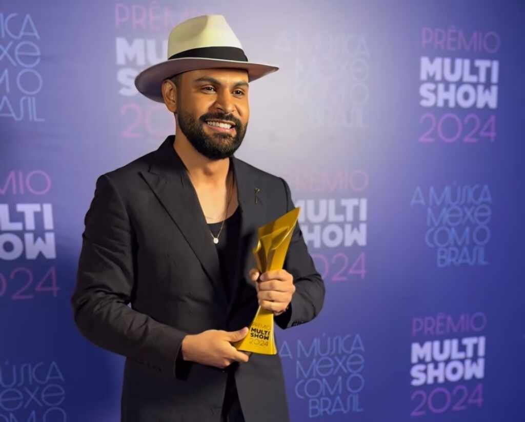 Thullio Milionário vence Forró do Ano com “Casca de Bala” e apresenta hit no Prêmio Multishow 2024 Thullio Milionário vence Forró do Ano com “Casca de Bala” e apresenta hit no Prêmio Multishow 2024